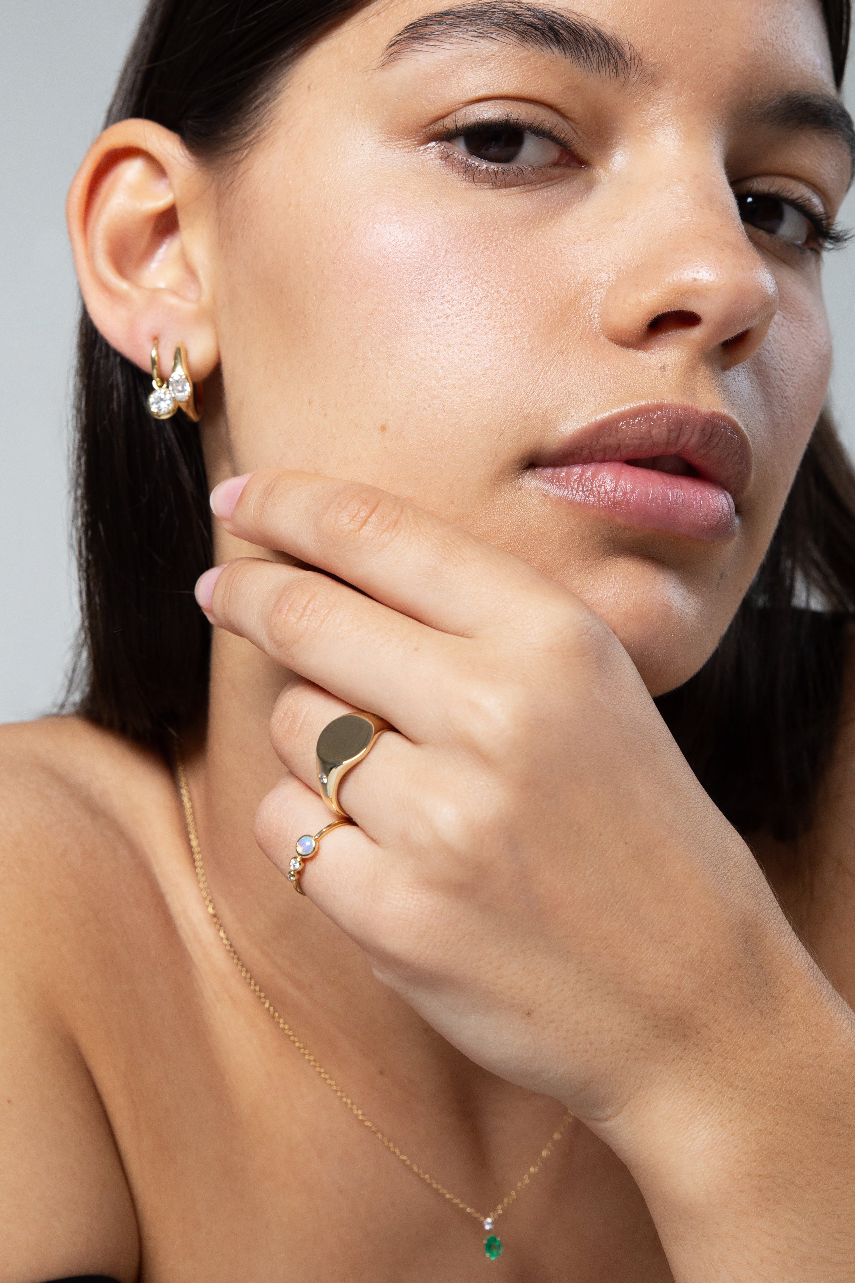 Modern signet with Diamond, Custom Engraving