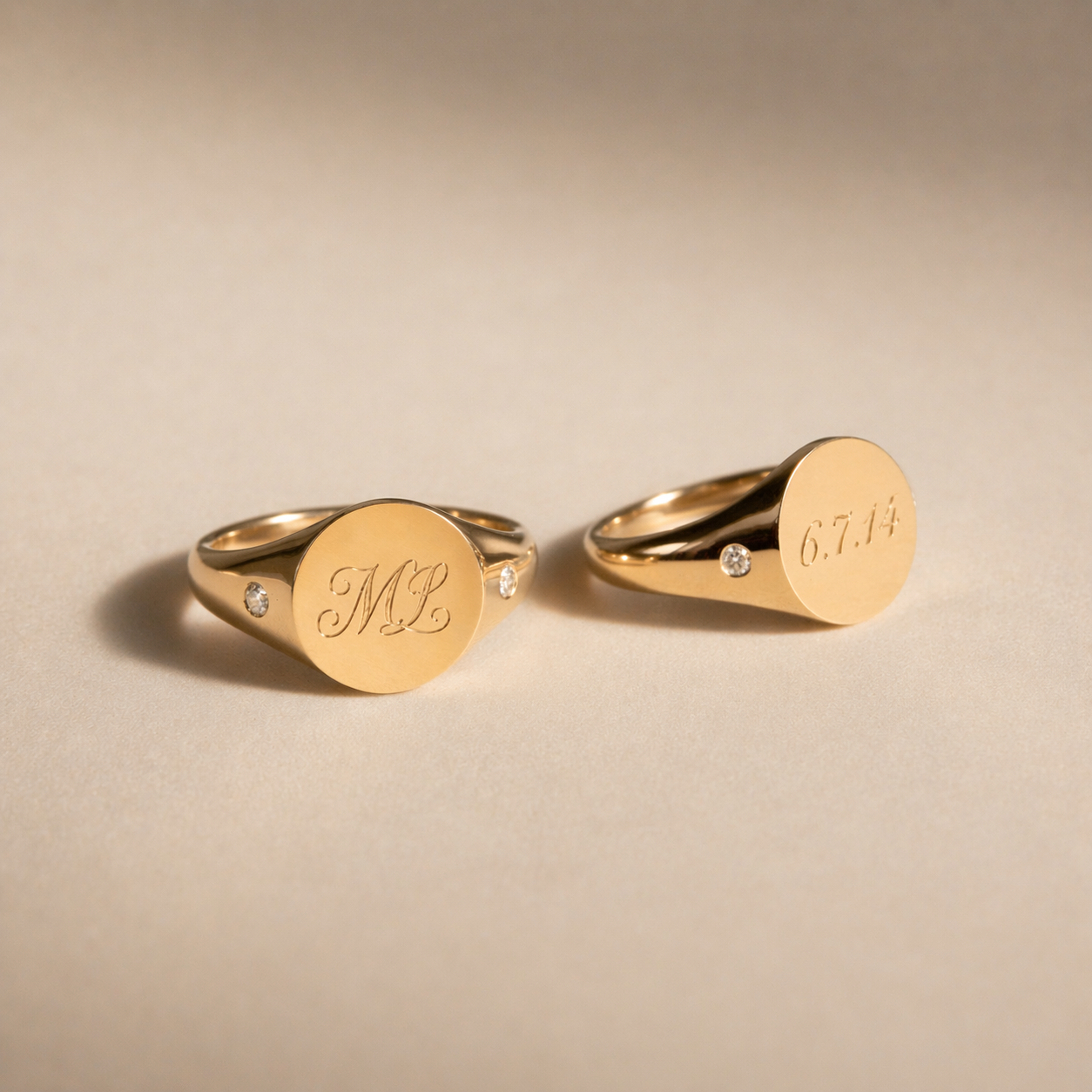 Modern signet with Diamond, Custom Engraving