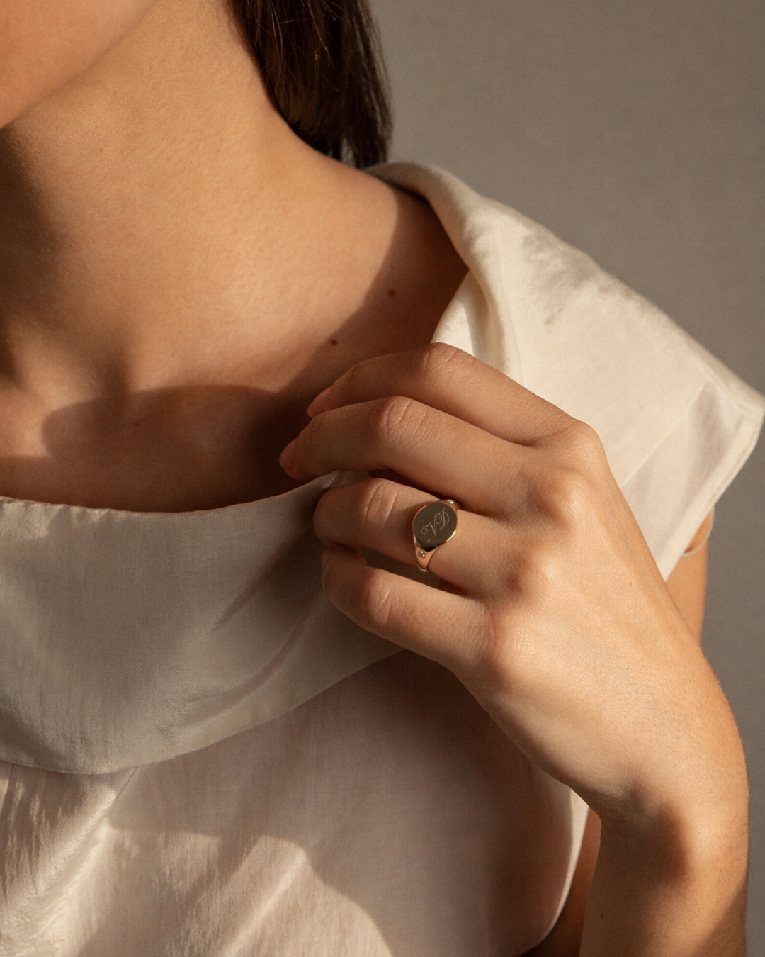 Modern signet with Diamond, Custom Engraving