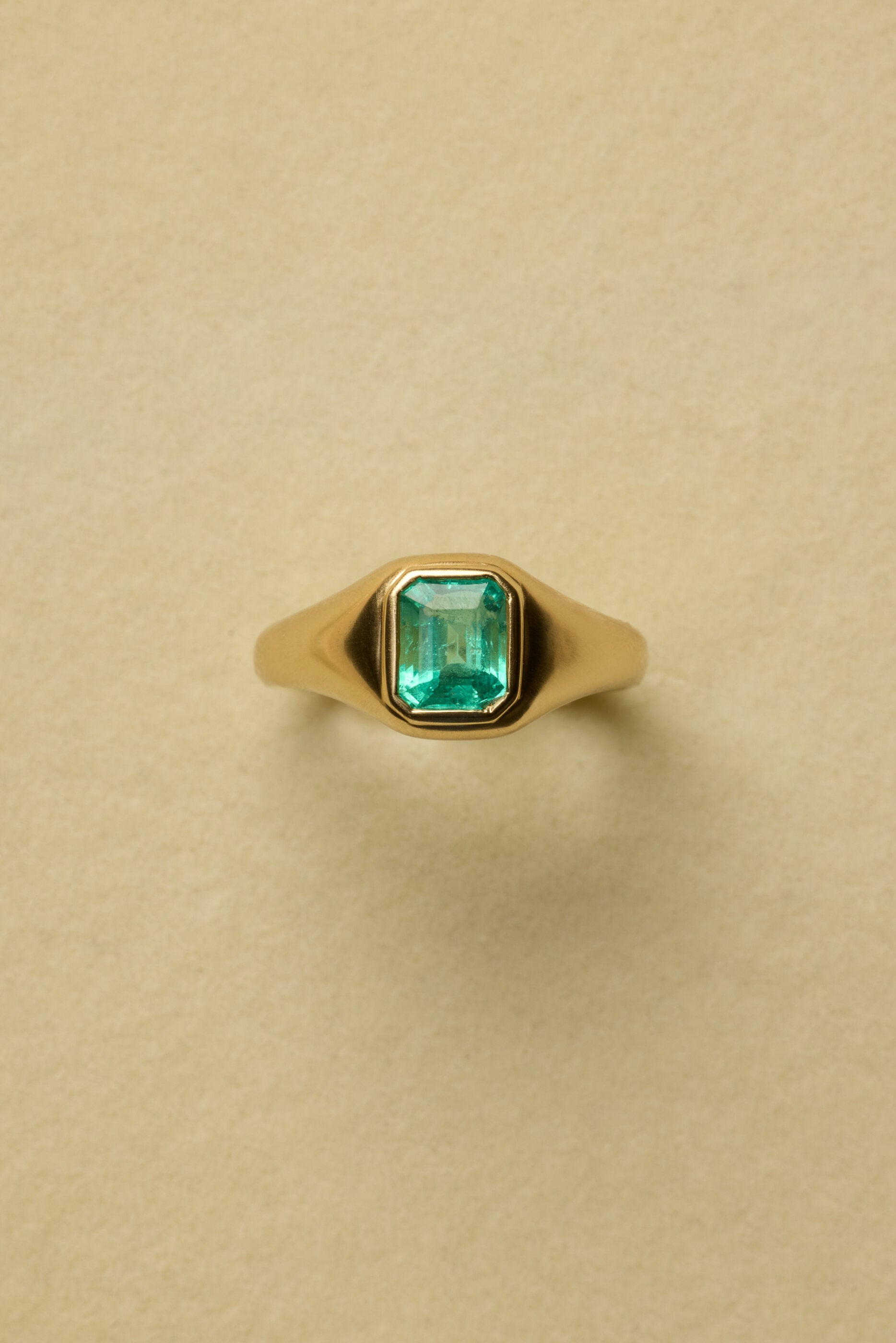 Emerald signet ring in yellow gold