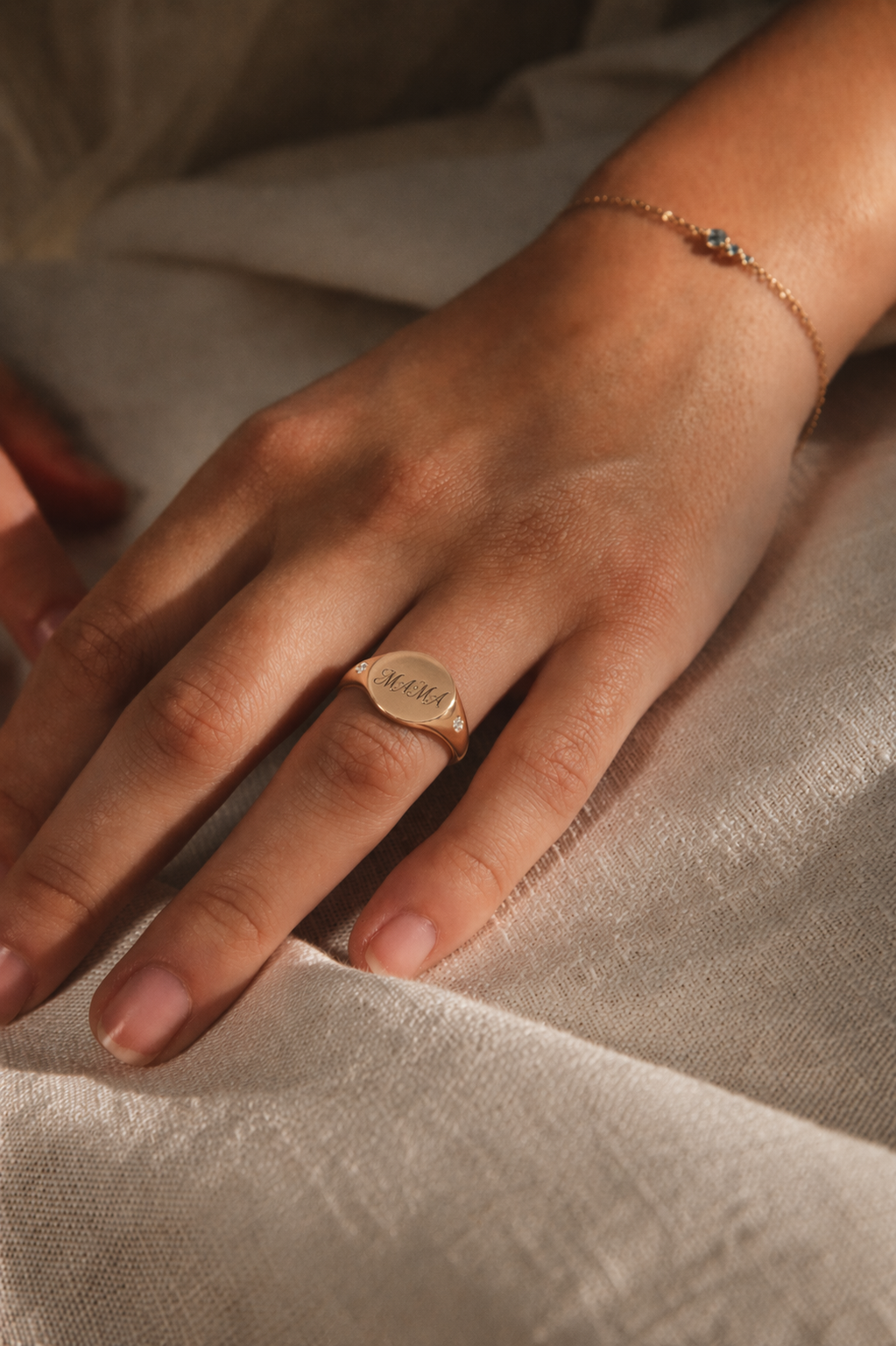 Modern signet with Diamond, Custom Engraving